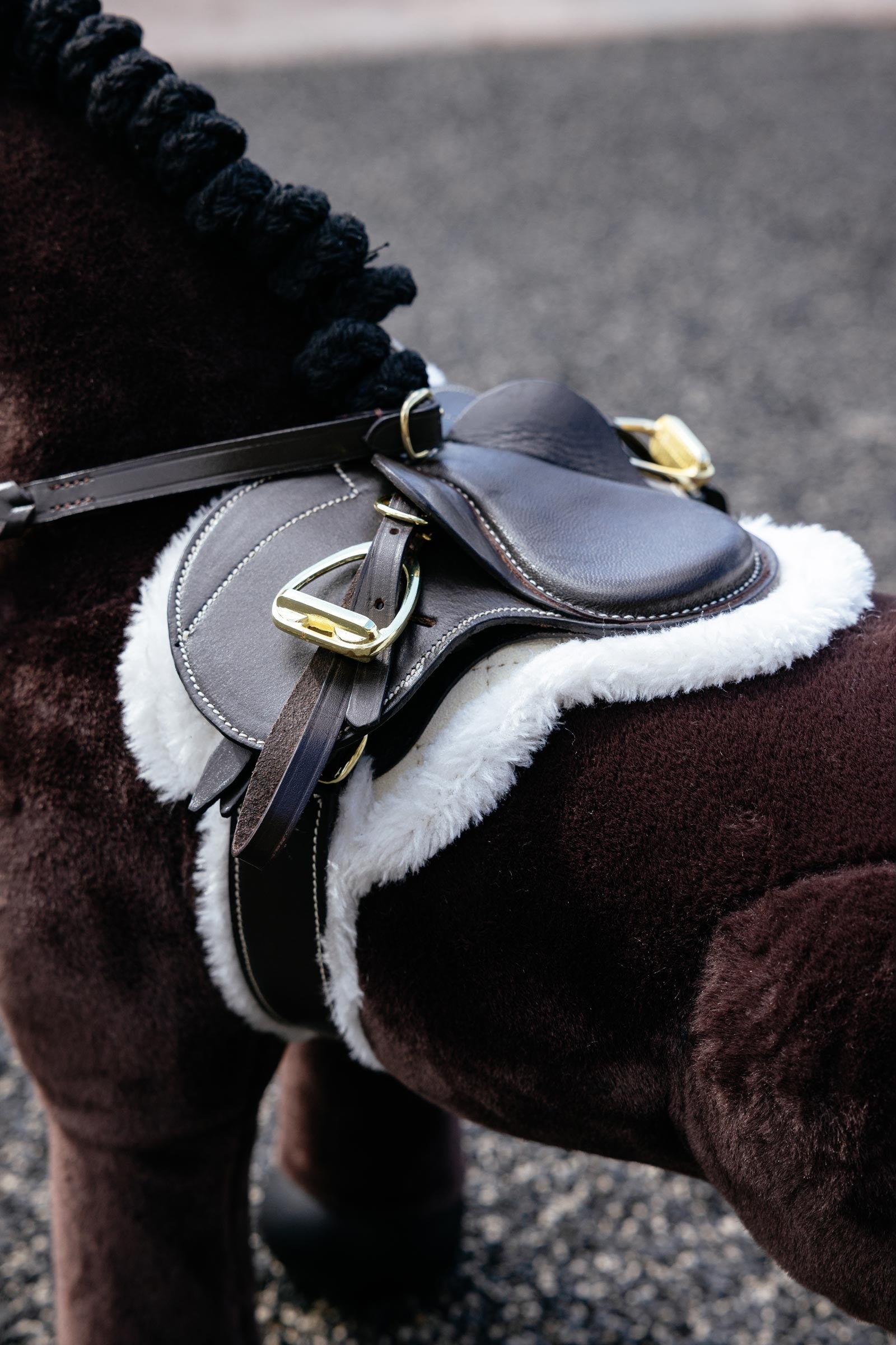 LeMieux Hunter Springschabracke & Gurt für Spielzeugpony Geschenkartikel