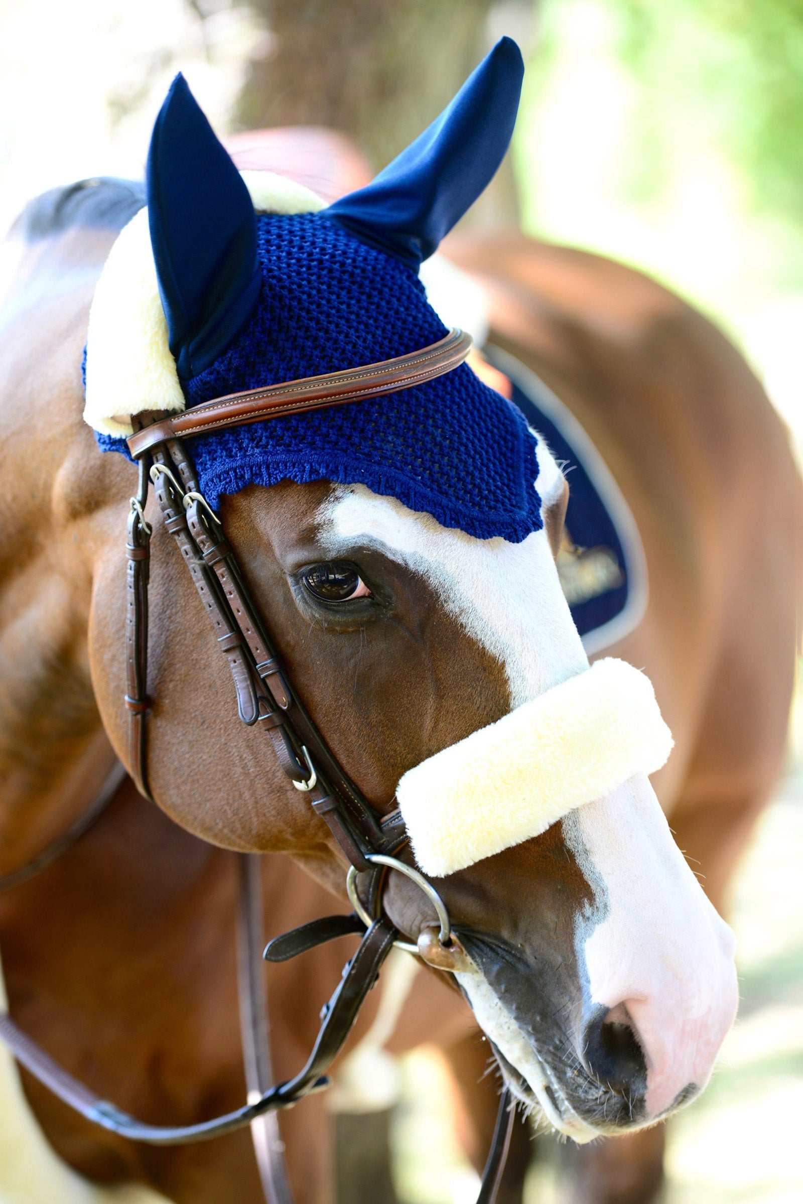 Kentucky Horsewear Lammfell Überzug für den Nasenriemen Trensenzäume & Zügel