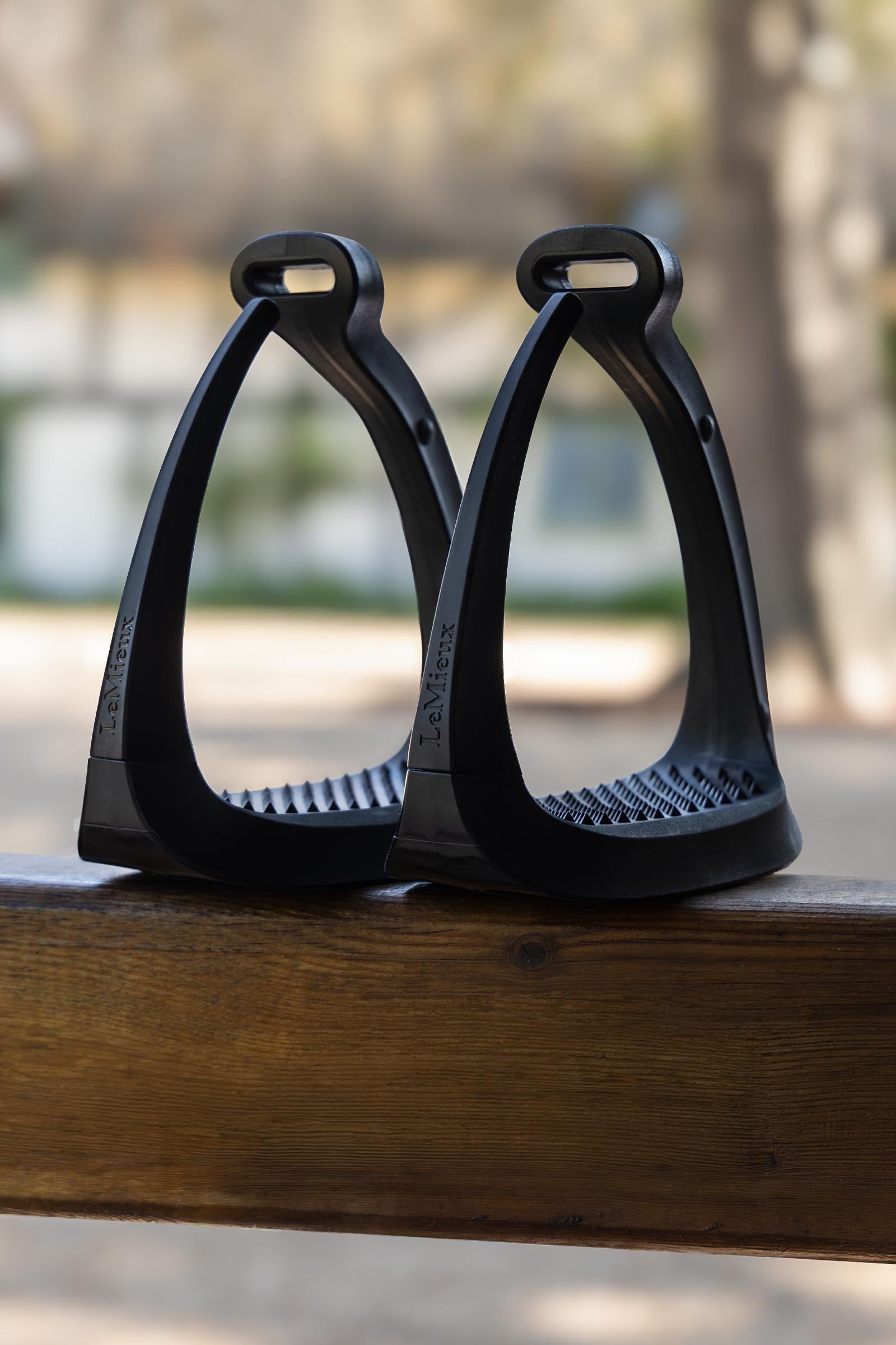 LeMieux VectorFlex Stirrup Saddles, Girths & Stirrups