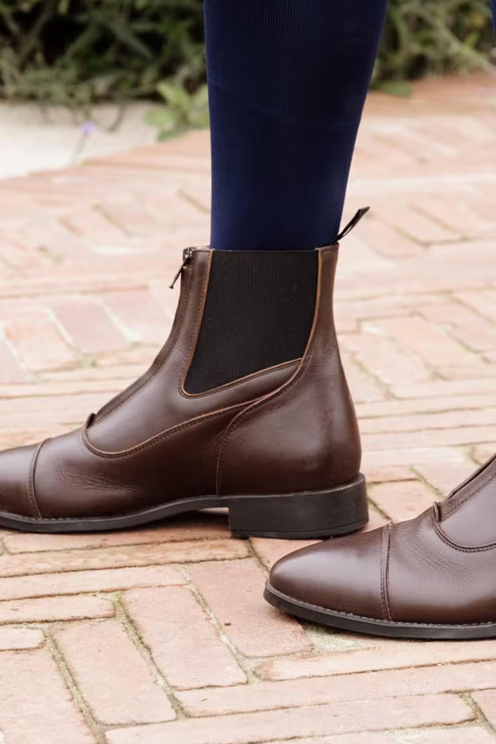 Dy'on Short Boots With Front Zipper Riding Boots & Riding Shoes