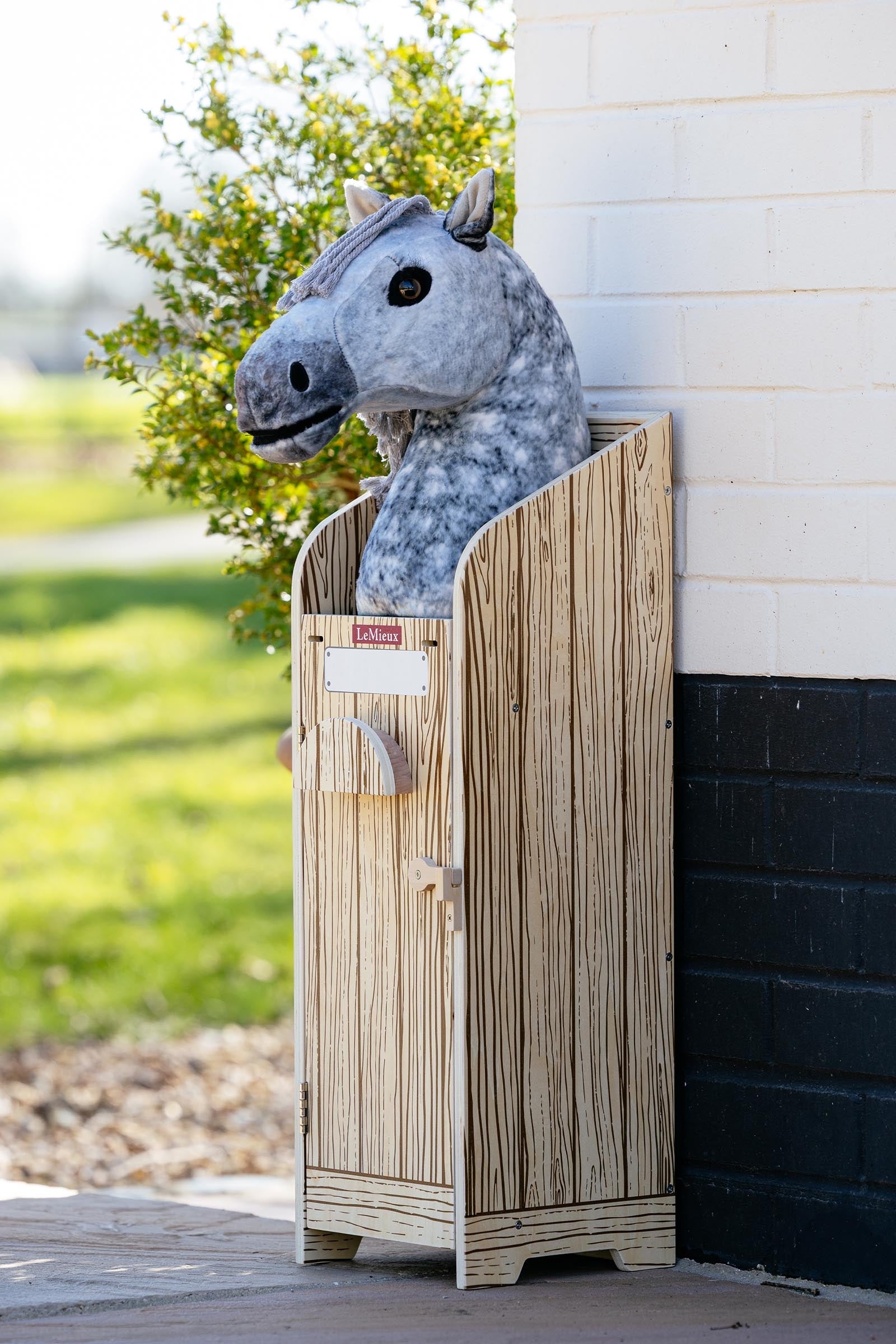 LeMieux Hobby Horse Stable Wooden Gifts & Toys