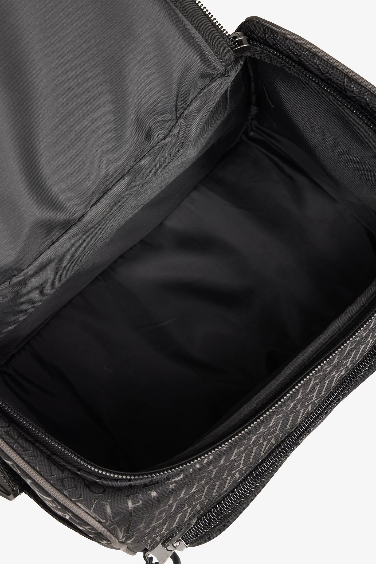 Pack shot 2