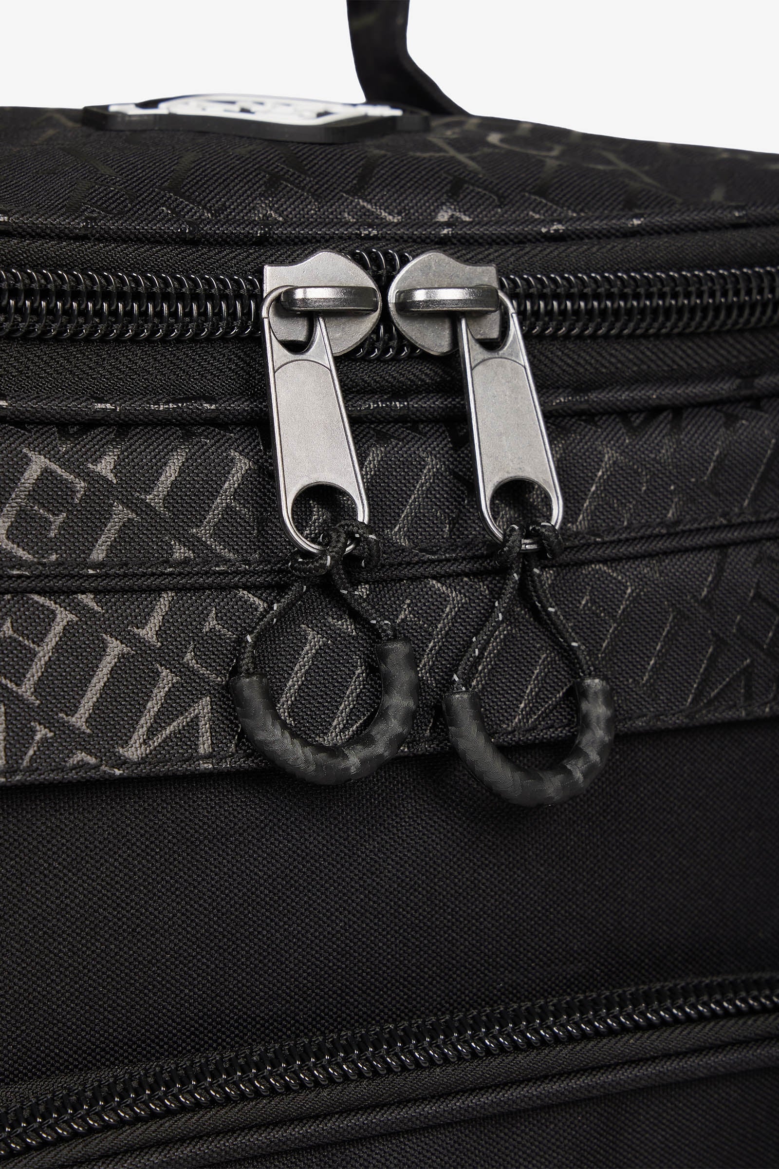 Pack shot 3