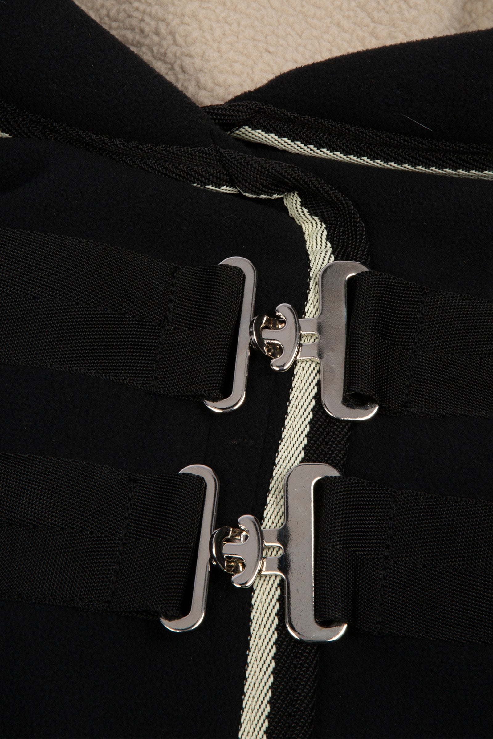 Pack shot 4