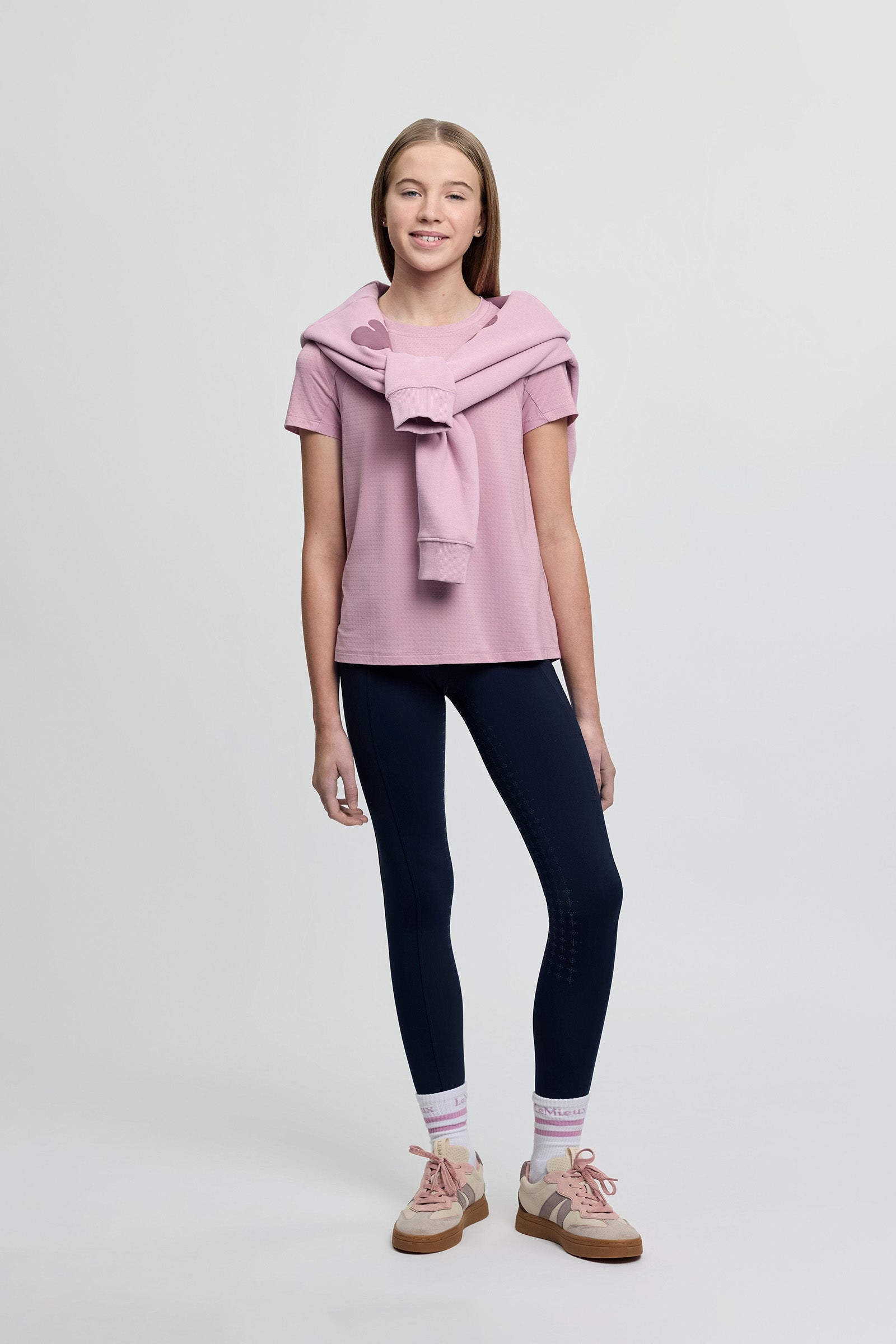 Model shot 3
